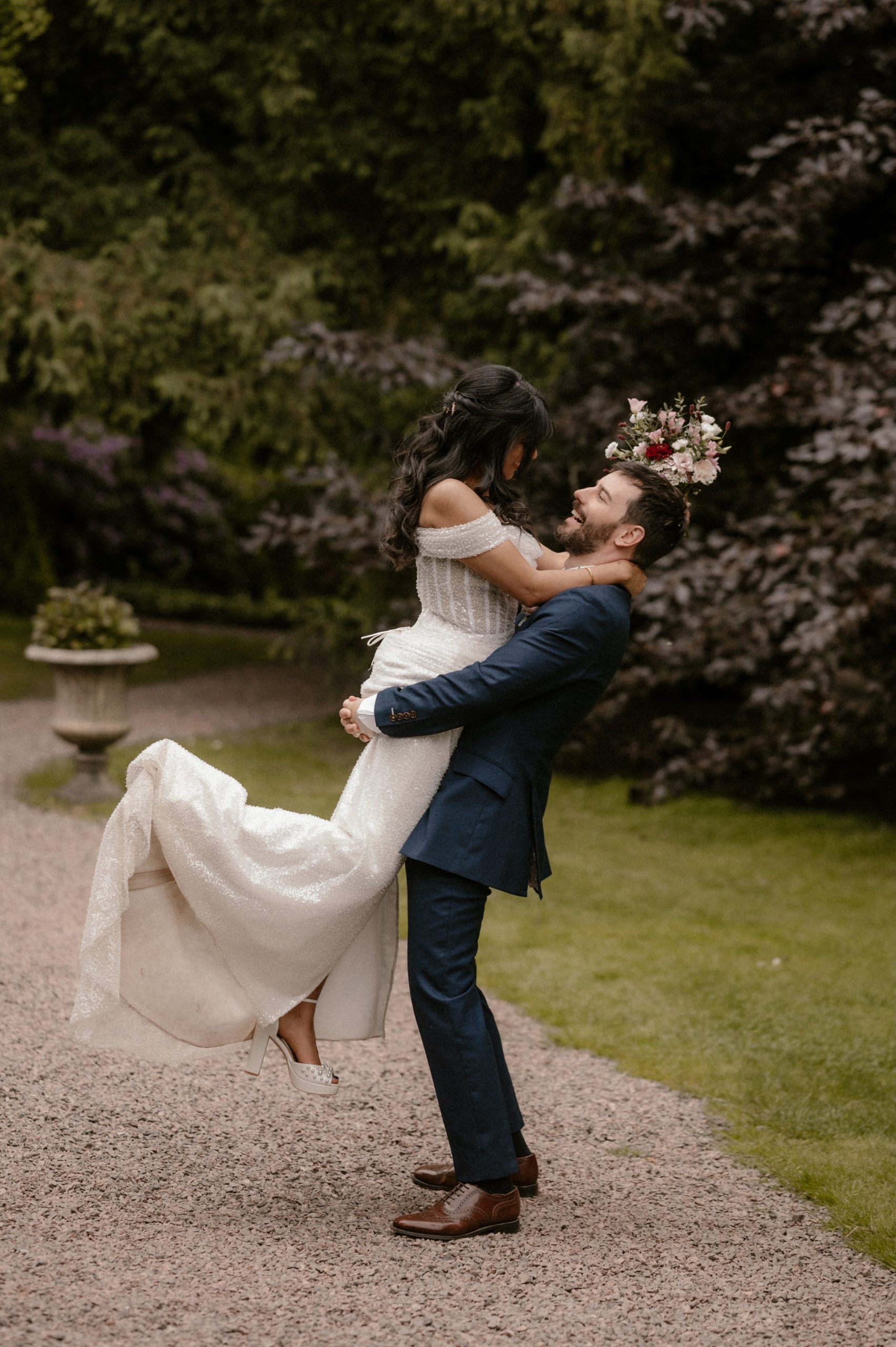 Hochzeitspaar mit Brautstrauß von MeleaWeddings aus Landau